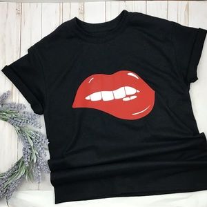 Biting lip T-shirt
